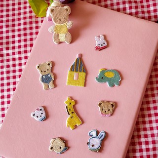 Bear Embroidery Patch (adhesive) แพทช์เย็บปักถักร้อยหมี DIY ตกแต่ง (มีกาวในตัว) ผ้า/รองเท้า/ถุง