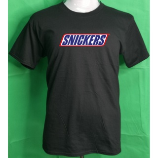 เสื้อยืดคอกลม ลาย SNICKERS