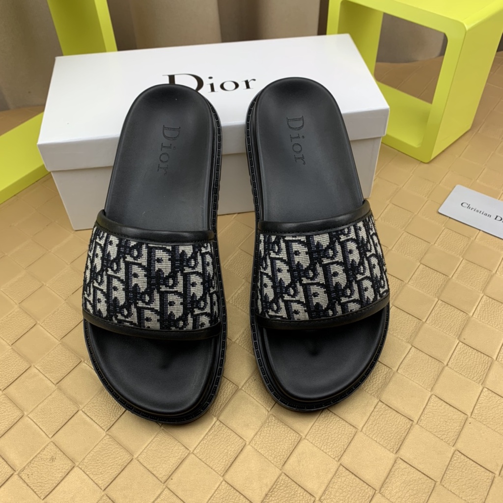 Summer flip-flops Dior flip-flops Slippers Fashion new men's casual shoes imported first layer cowhi
