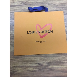 ถุงกระดาษ หลุยส์ วิตตอง Louis Vuitton รุ่นใหม่ล่าสุด pre-Valentines