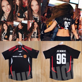 ด่วนก่อนหมด!!! S-2XL เสื้อบอลแมนยูสีดำ เจนนี่ BLACKPINK 2022 Manchester United Teamgeist Jersey JENNIE venompink