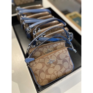 พร้อมส่ง!!  Coach Wallet คล้องเเขน