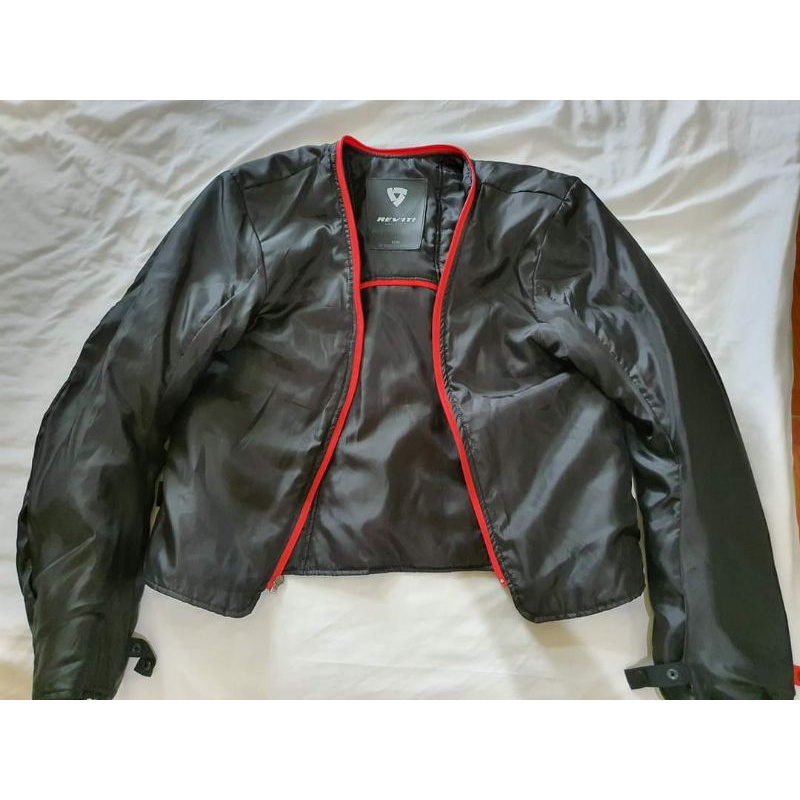 เสื่อการ์ด rev'it ไซส์M สภาพดี มือ2
