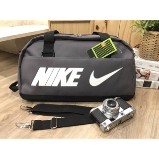 Dont Miss! NIKE TRAVEL BAG กระเป๋าสะพายสไตล์ Sport ใบใหญ่วัสดุ NYLON + POLYESTER 💕🍭