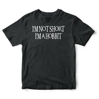 ROUNDคอลูกเรือNeckเสื้อยืด พิมพ์ลาย IM Not Short IM Hobbit ของขวัญแฟนหนุ่ม สําหรับผู้ชาย-4XL