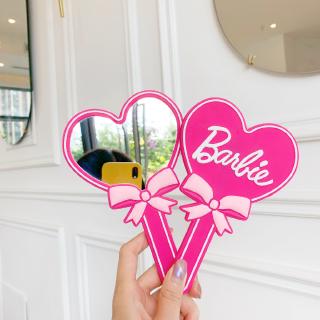 Lady cute barbie holding pink mirror ตุ๊กตาบาร์บี้ผู้หญิงน่ารักถือกระจกสีชมพู