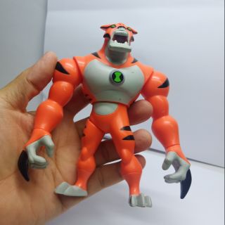 Ben 10 Ultimate Alien: Ultimate Aggragor Hyper Alien figure