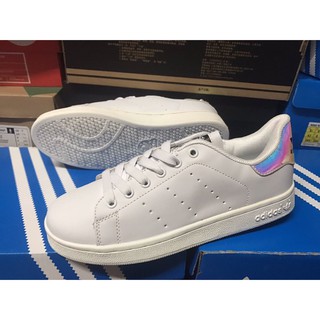 รองเท้าผ้าใบรุ่น Adidas Stan Smith