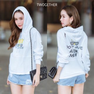 เสื้อฮู้ดเนื้อผ้าดี ไม่หนามากค่ะ สกีนลาย