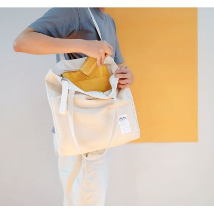 EGG TOTE BAG กระเป๋าผ้าแคนวาส (มีซิป YKK) กระเป๋าใส่โน๊ตบุ๊ค 13-15 นิ้ว สะพายไปเรียน/ทำงาน ดีไซน์ Minimal แข็งแรง