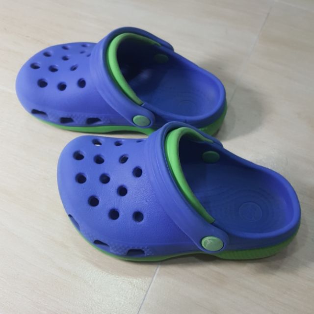 รองเท้าเด็ก Crocs มือสอง ของแท้ ขนาดเท้ายาว 13.5 cm