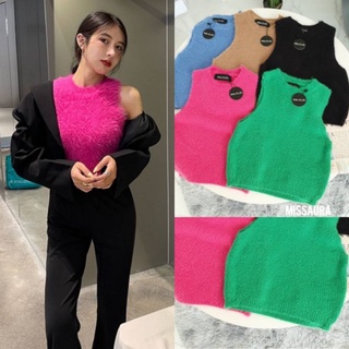 KNIT FLUFFY CROP เสื้อไหมพรมเเขนกุดเเบบขนฟู