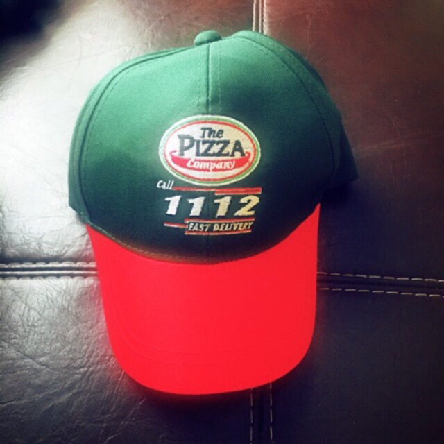 หมวก cap the pizza company มีตัวปรับเลื่อนด้านหลังครับ