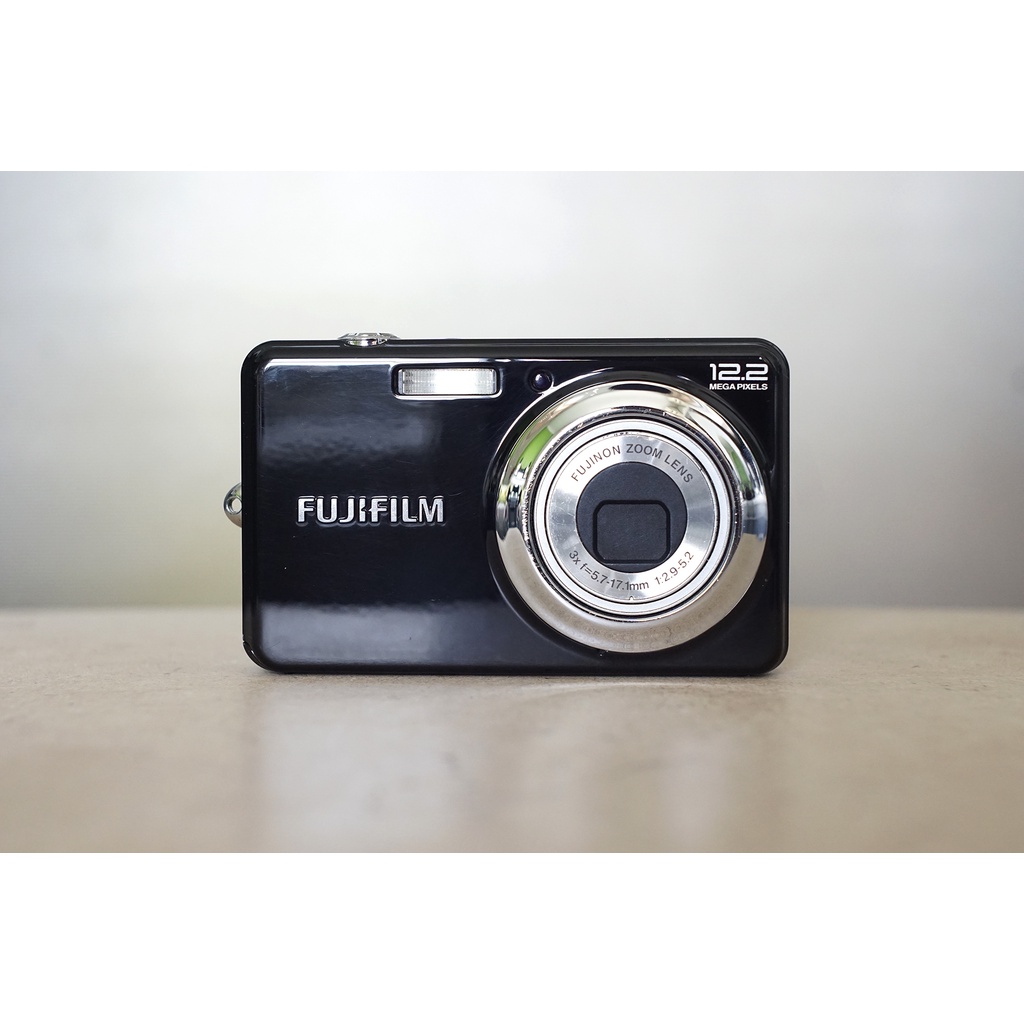 fujifilm finepix 12.2 megapixel digital camera