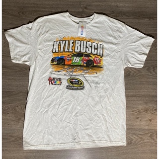 [S-5XL]เสื้อยืดแขนสั้นลําลอง พิมพ์ลาย Kyle Busch 18 Nascar Joe Gibbs Racing Team Ms ขนาดใหญ่ สําหรับผู้ชาย 458563