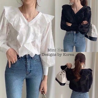 MN599🌹V Ruffle Blouse เสื้อคอวีกระดุมหน้า ช่วงอกแต่งระบายเป็นลอนสวย