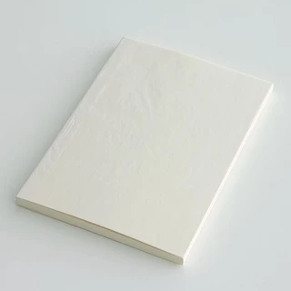 MIDORI MD Notebook <A5> Blank (D15384006) / สมุด MD ขนาด A5 แบบไม่มีเส้น แบรนด์ MIDORI จากประเทศญี่ปุ่น