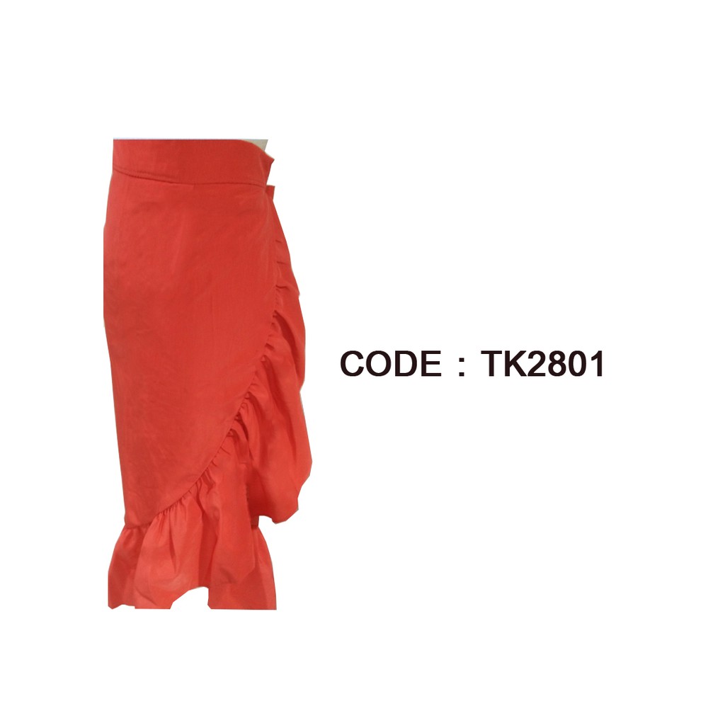 VILA.OFFICIAL -ส่งฟรีเคอรี่ กระโปรงทรงดินสอแต่งระบายข้าง สีแดง Code: TK2801