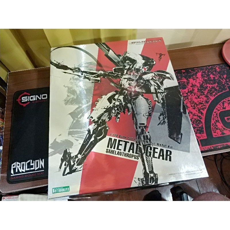 มือ 1 Metal Gear Sahelanthropus