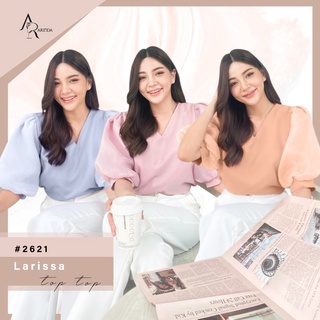 ARINDA  Larissa Tops 2621 :  เสื้อทรงคอวี ดีเทลแต่งแขนด้วยผ้าแก้วออแกนดี้