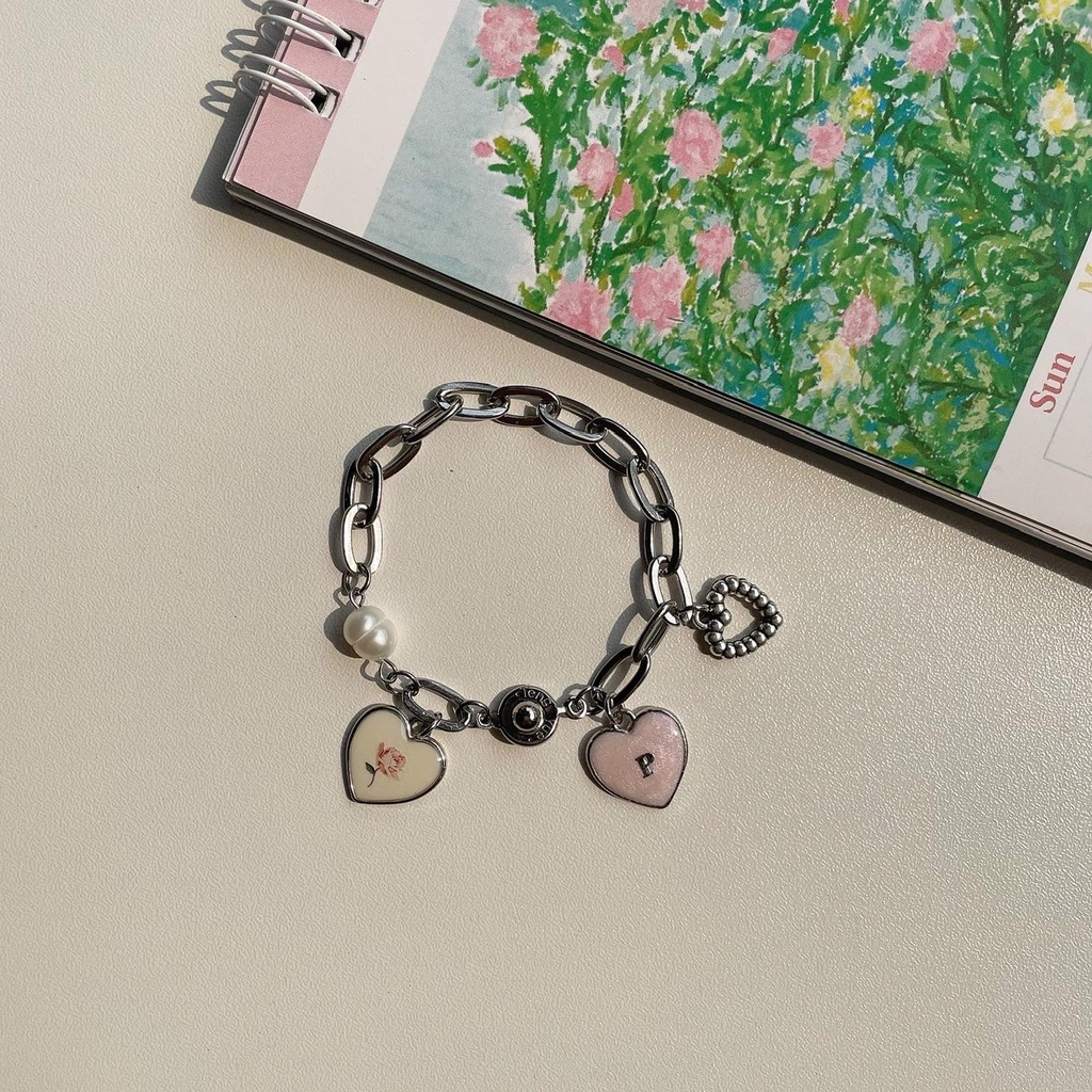 สร้อยข้อมือใส่ตัวอักษรสีชมพู (แจ้งตัวอักษรที่หมายเหตุ) พร้อมส่ง