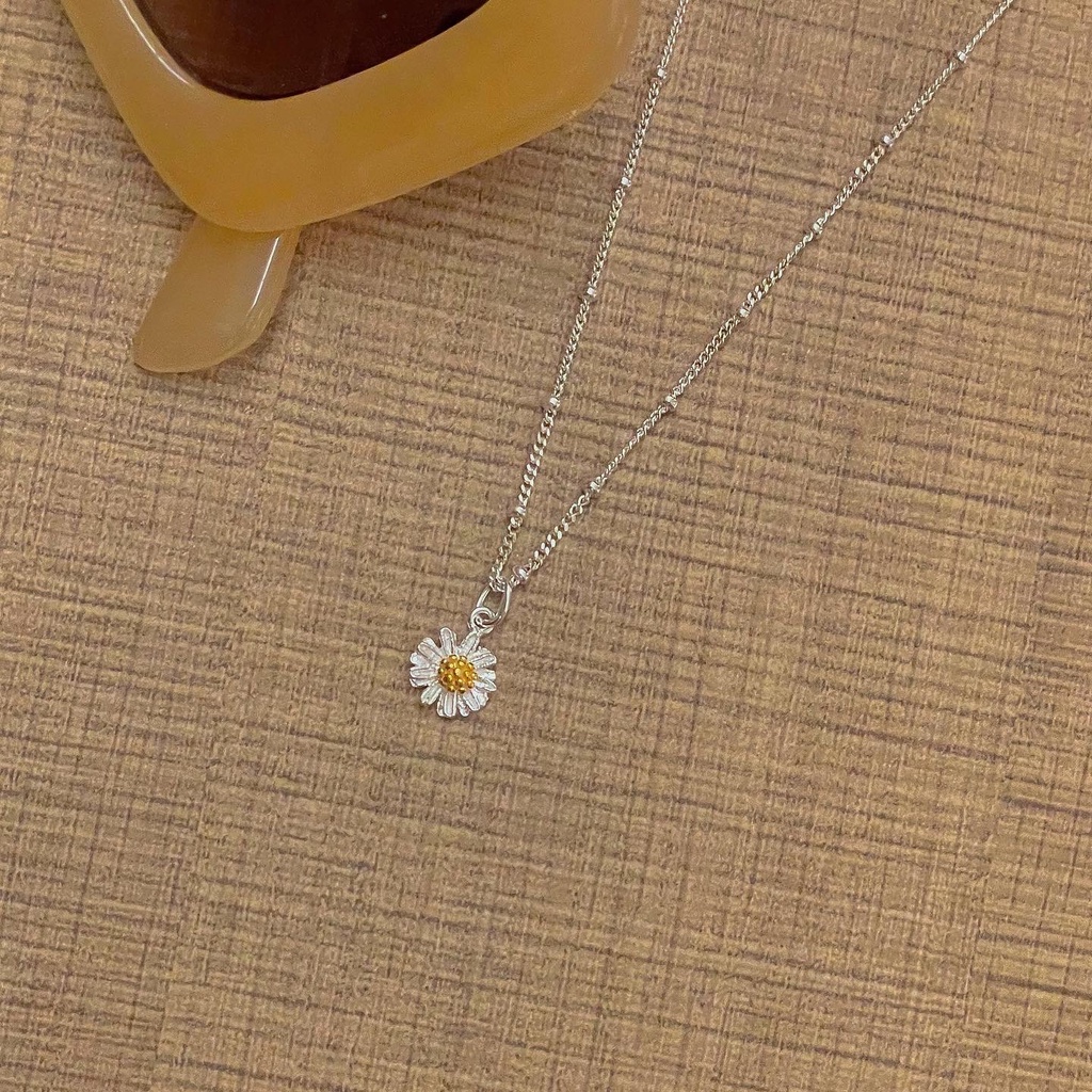 Sissyjewelry // สร้อยคอเงินแท้ ประดับจี้ ดอกเดซี่ Daisy dots necklace 🎁Free gift box🎁