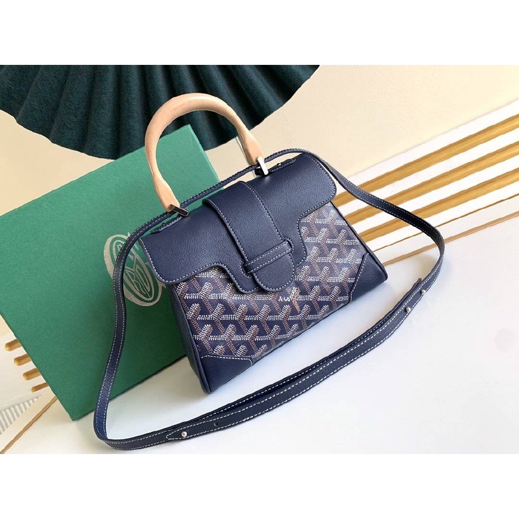 Maison Goyard - *The new incarnation of a timeless Goyard classic, the  Bellechasse Biaude MM highlights the ever-enduring appeal of a staple bag  that has constantly reinvented itself since it was first