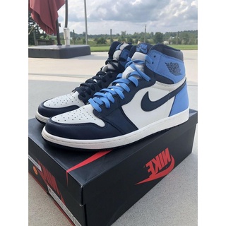 【ลดราคา】ใหม่ Air Jordan 1 Retro High OG UNC Obsidian Navy University Blue AJ1 รองเท้าบาสเก็ตบอล 2022 555088-140 งูกีฬา