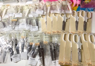 [มีเก็บปลายทาง] กรรไกรมูจิ  กรรไกรไม่ติดกาว ✂️ กรรไกร MUJI พร้อมส่ง