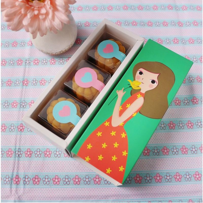 กล่องใส่ขนมคุ๊กกี้ ใส่มาการอง ลายเด็กผู้หญิง แพ็คละ 10ใบ - รูปที่ 4