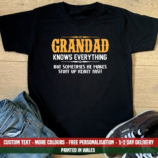 เสื้อยืดลําลอง ผ้าฝ้าย แขนสั้น พิมพ์ลาย Grandad Knows Everything เหมาะกับของขวัญวันเกิด วันพ่อ สําหรับผู้ชาย