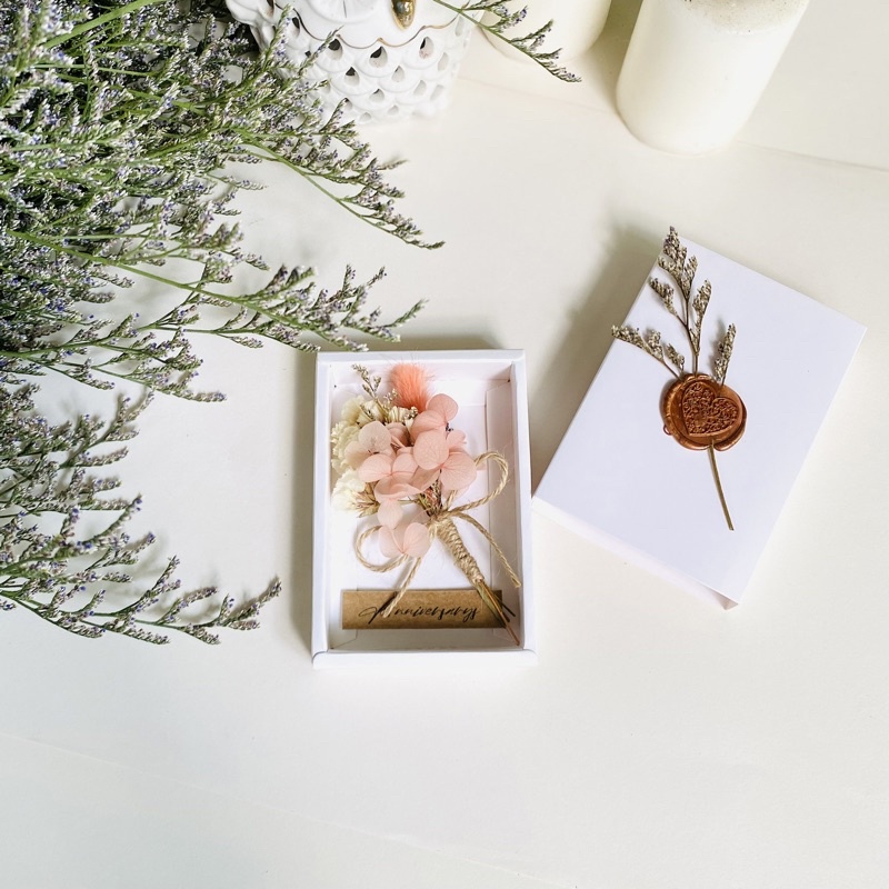 𝓁𝒾𝓁𝒾 ของขวัญ : กล่องมินิช่อดอกไม้แห้ง ของขวัญปัจฉิม mini dry flowers box