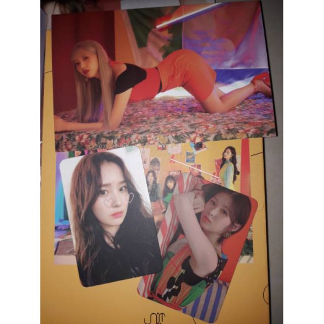Photocard, โปสการ์ด Uni.t Line (Woohee, Yebin, Yonjoo) ต้องการขายหรือการค้า