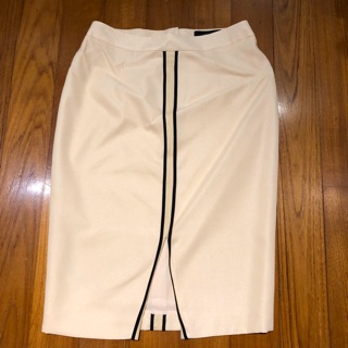 New Perform Brand pencil skirt size L ผ้าดีเลิศ คัตติ้งเนี้ยบ