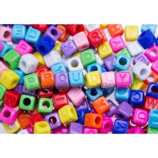 ลูกปัดเต๋าตัวอักษรสีสด จี้ห้อยคอตัวหนังสือ ลูกเต๋าตัวอักษร ลูกปัดอังกฤษ จี้เต๋า จี้เต๋าอังกฤษ