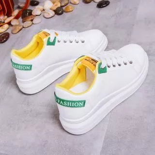 รองเท้าผ้าใบผู้หญิง ทรงแฟชั่น หนังนิ่ม เบา ใส่สบาย มี 3 สี H518