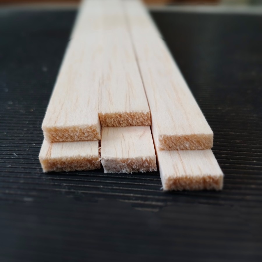 1 ชิ้น Balsa Wood Strip 6 มิลลิเมตร x 20 มิลลิเมตรรุ่นวัสดุ