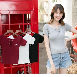 เสื้อแขนสั้น ผูกโบว์หน้า เวอร์ชั่นเกาหลี ผ้านิ่มใส่สบาย  งานฟรีไซส์รอบอกได้ถึง 34 นิ้ว ความยาวเสื้อ 18 นิ้ว