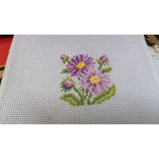 017-ครอสติชปักสำเร็จ ขนาด 15 x 15 cm. ปักเสร็จซักรีดแล้ว นำไปใส่กรอบได้เลย