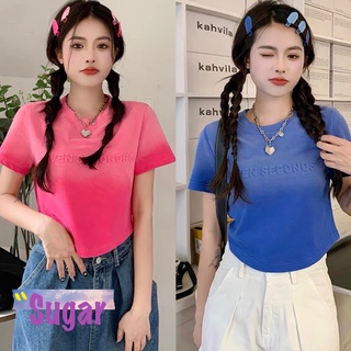 Sugar🌈พร้อมส่ง🌈เสื้อครอป คอกลม แขนสั้น เสื้อผ้าเเฟชั่นผู้หญิง ไล่สี ผ้าโพลีเอสเตอร์(12531)