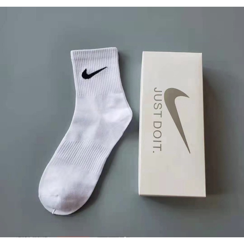 สินข้าพร้อมส่ง ถุงเท้าฟรีไซล์/High quality socks/Nike