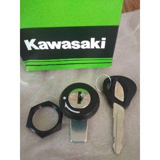 ล็อคฝาแบตเตอรี่ด้ายขวาพร้อมดอกกุญแจ Kawasaki Boss175แท้ใหม่