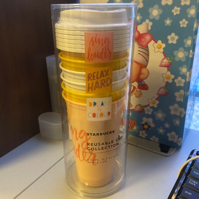 Starbucks Reusable Cup Collection  6 cups, 16ft oz each with 6 lids