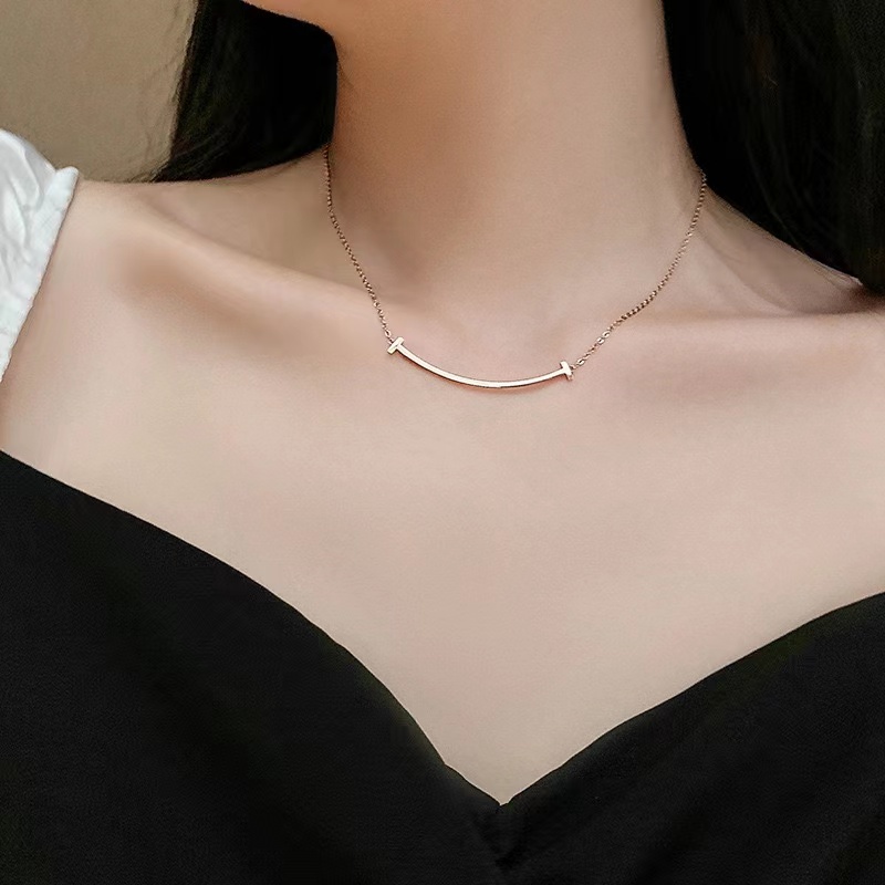 สร้อยคอโซ่เหล็กไทเทเนียม จี้หน้ายิ้ม เรียบง่าย เครื่องประดับแฟชั่น สําหรับผู้หญิง ราคา ถูกที่สุด ดีลบีเคเค แกลเลอรีภาพที่ 5