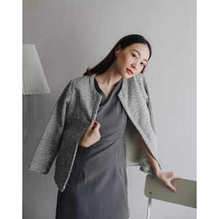 Irincloset Tweed Cardigan ลายขาวดำ สวยเรียบหรูมาก  size Sused once like new