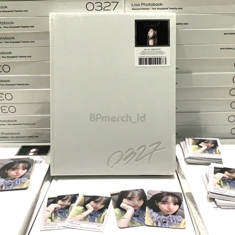 LISA PHOTOBOOK 0327 VOL.2 (YGSELECT & KTOWN4U)