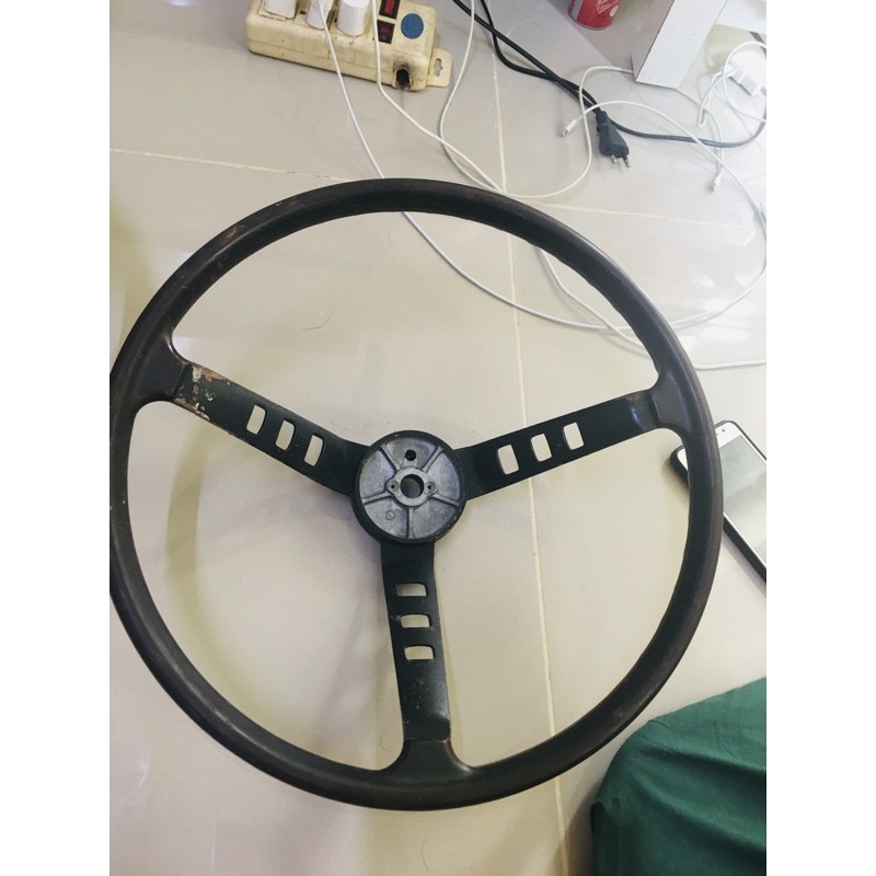 พวงมาลัย dutsun 240z