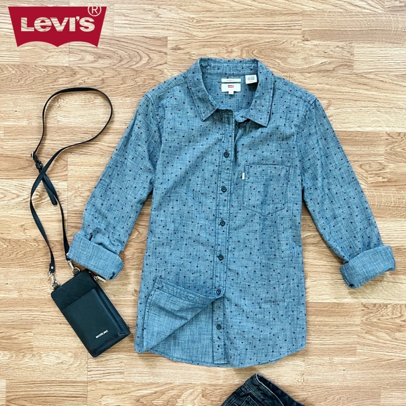 เสื้อเชิ้ตผู้หญิง • LEVI’S 💕 #เสื้อมือสอง สภาพดี สภาพเดิม