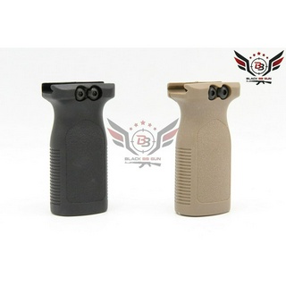 กริ๊ปมือหน้า Magpul รุ่น RVG  ● คุณสมบัติ : 1. สำหรับติดชุดหน้าระบบPicatinny(ราง20mm.) 2. ขนาดพอดีมือกระทัดรัด  ● มี2สีใ