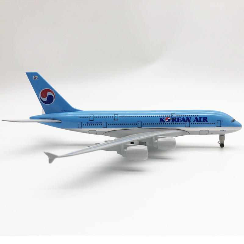[20cm] สินค้ามาใหม่ KOREAN AIR  ขนาด 20 ซม ทำด้วยเหล็ก มีล้อ สวย งานคุณภาพ SCALE1:300 - ของเล่น ของขวัญ ของสะสม
